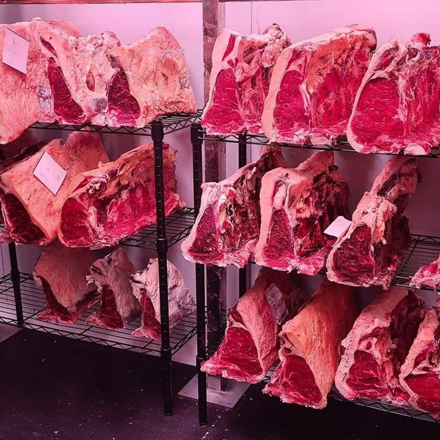 Descubre los sabores más auténticos en nuestra carnicería en Narón