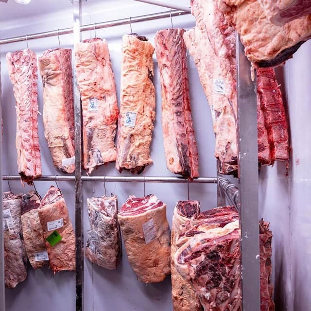 ¿Buscas especialistas en venta de carne al por mayor en Narón?